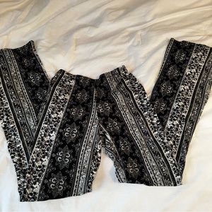 Black and White Women’s Party Pants Flair Size M